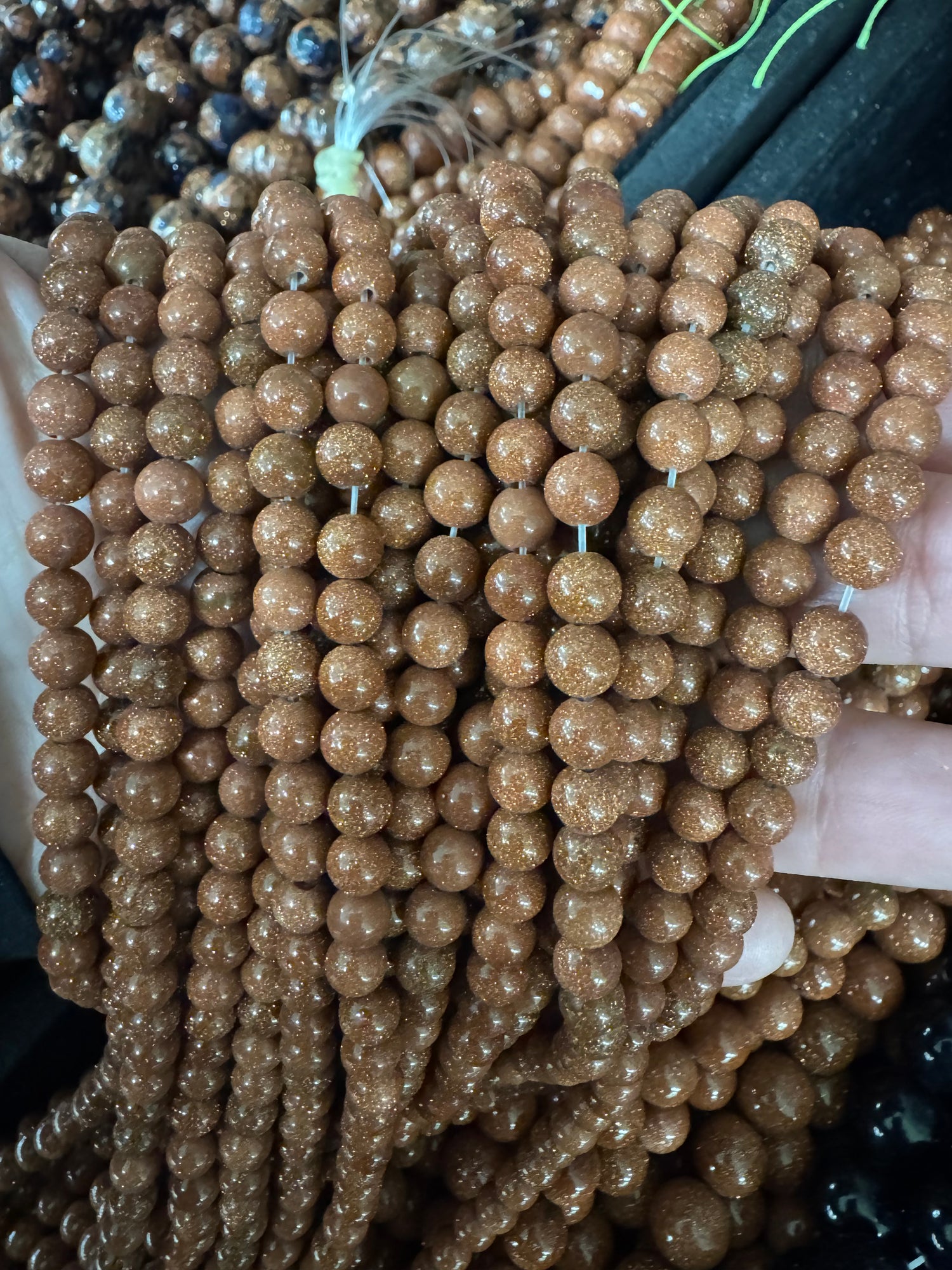 GOLD STONE | LLUVIA DE ORO