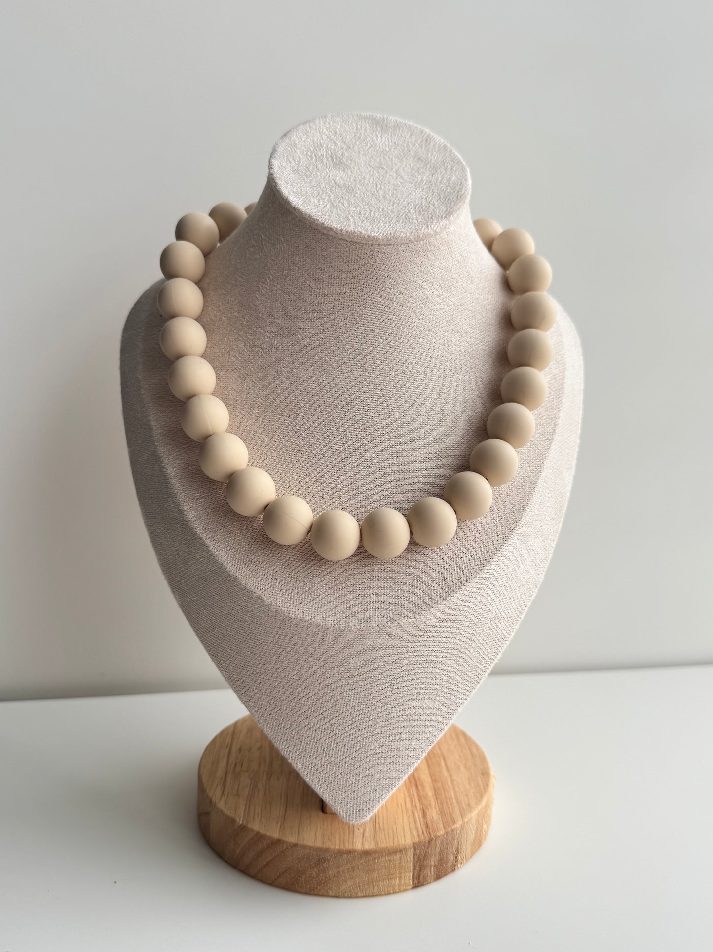Chewing gum necklace