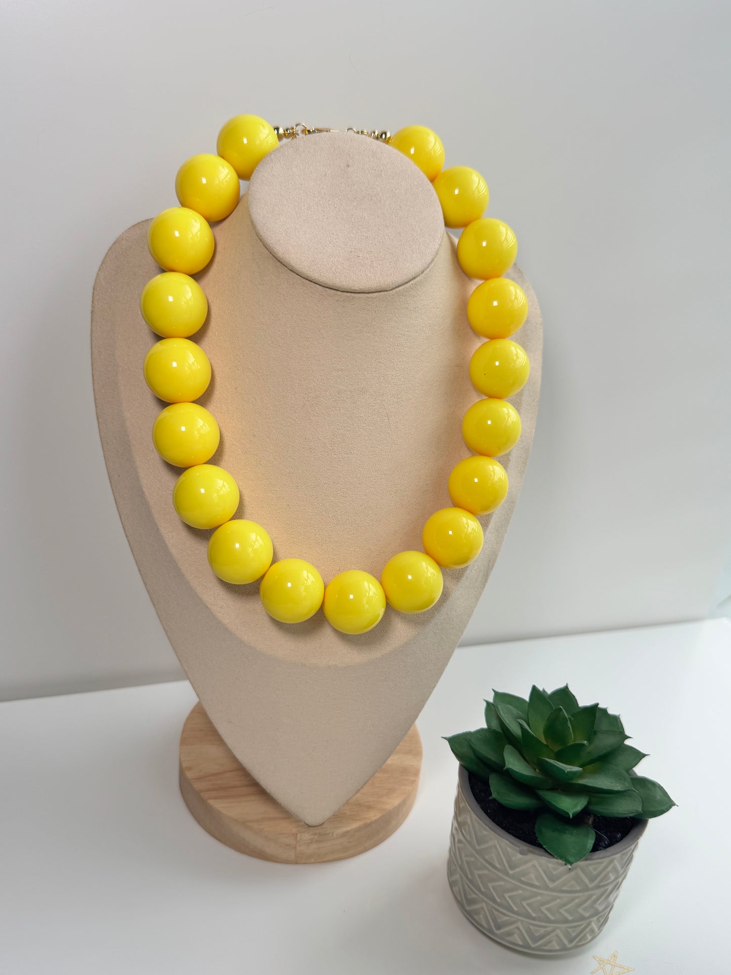 Chewing gum necklaces