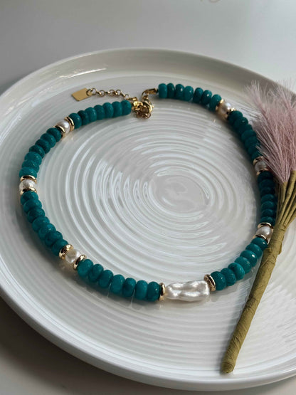 Agate necklace with pearls