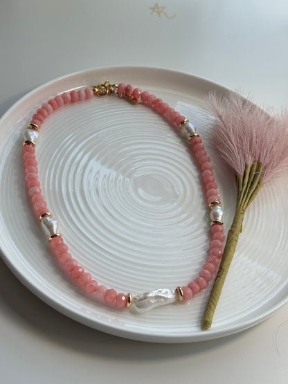 Agate necklace with pearls