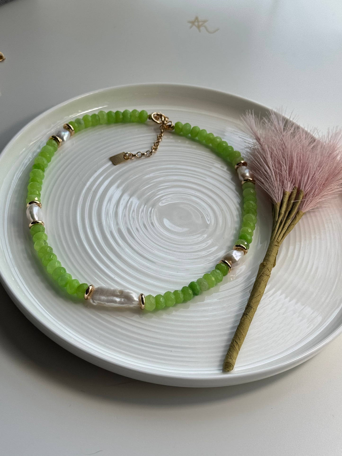 Agate necklace with pearls
