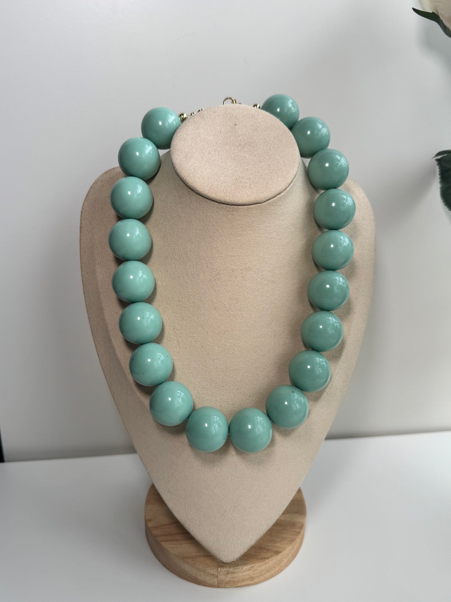 Chewing gum necklaces